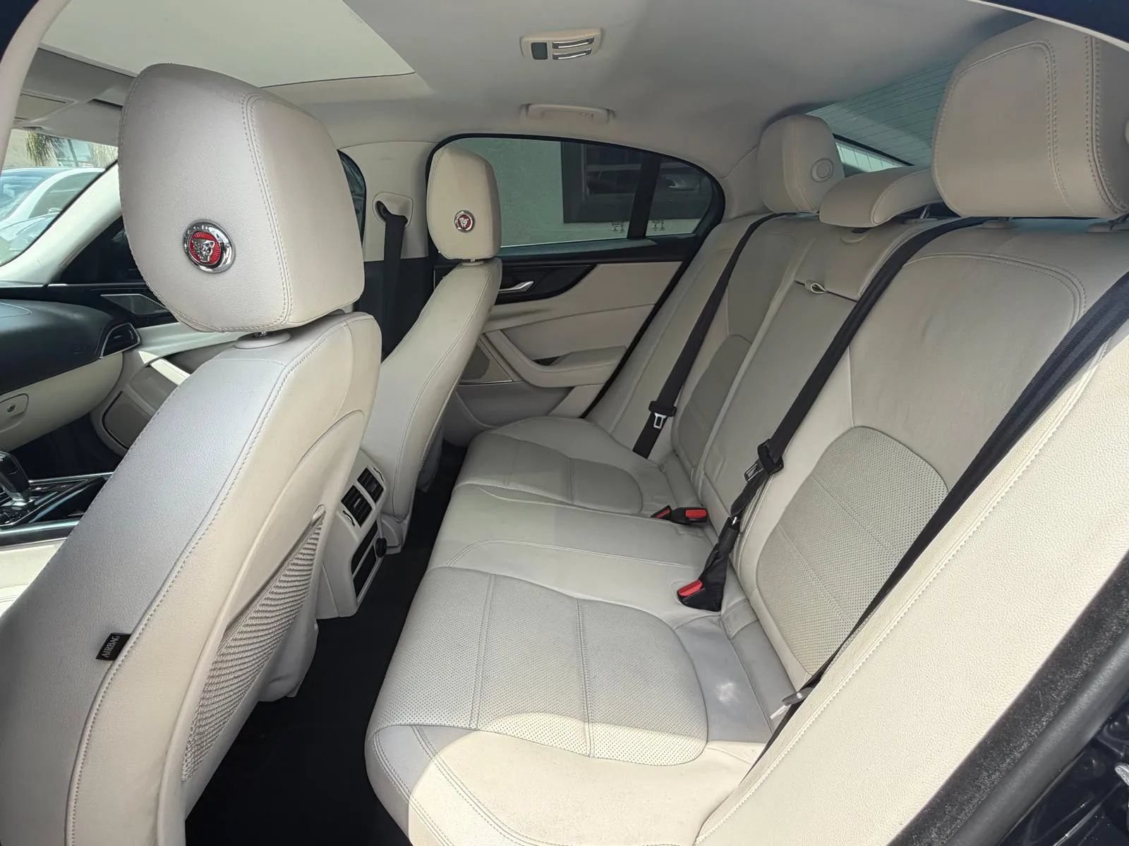 Used 2020 Jaguar XE S RWD image 10