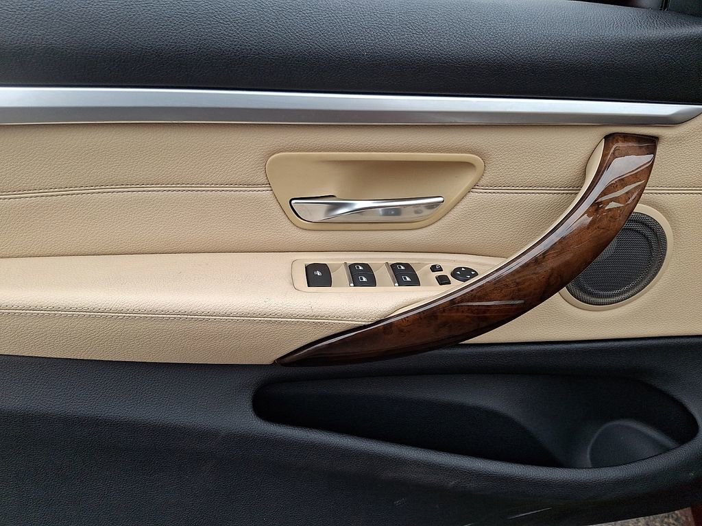 Used 2018 BMW 430i xDrive Convertible image 12