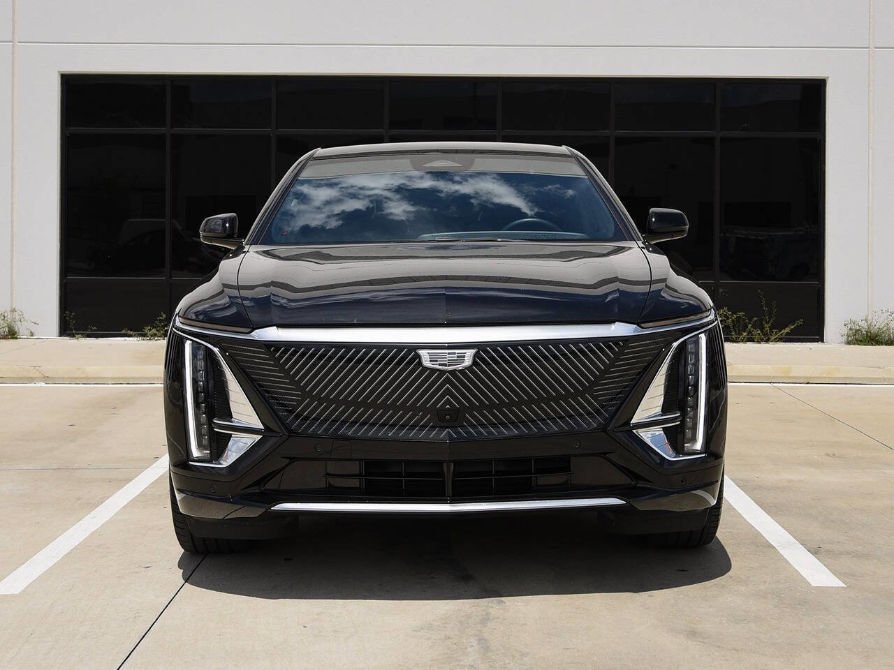 Used 2024 Cadillac Lyriq Luxury RWD image 4