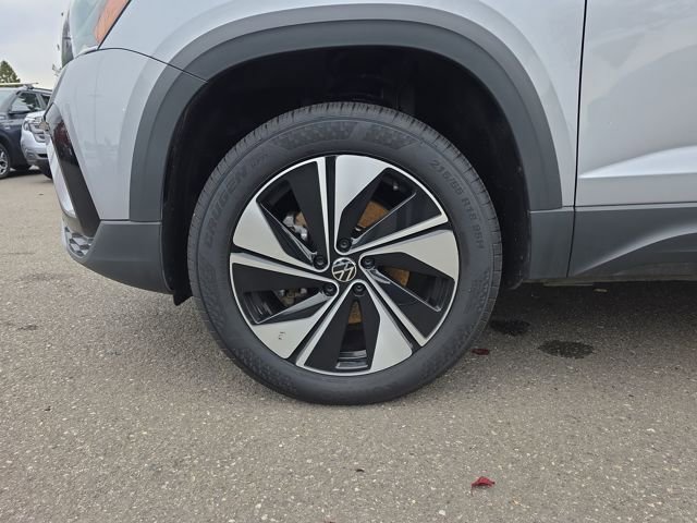 Used 2024 Volkswagen Taos SE image 27