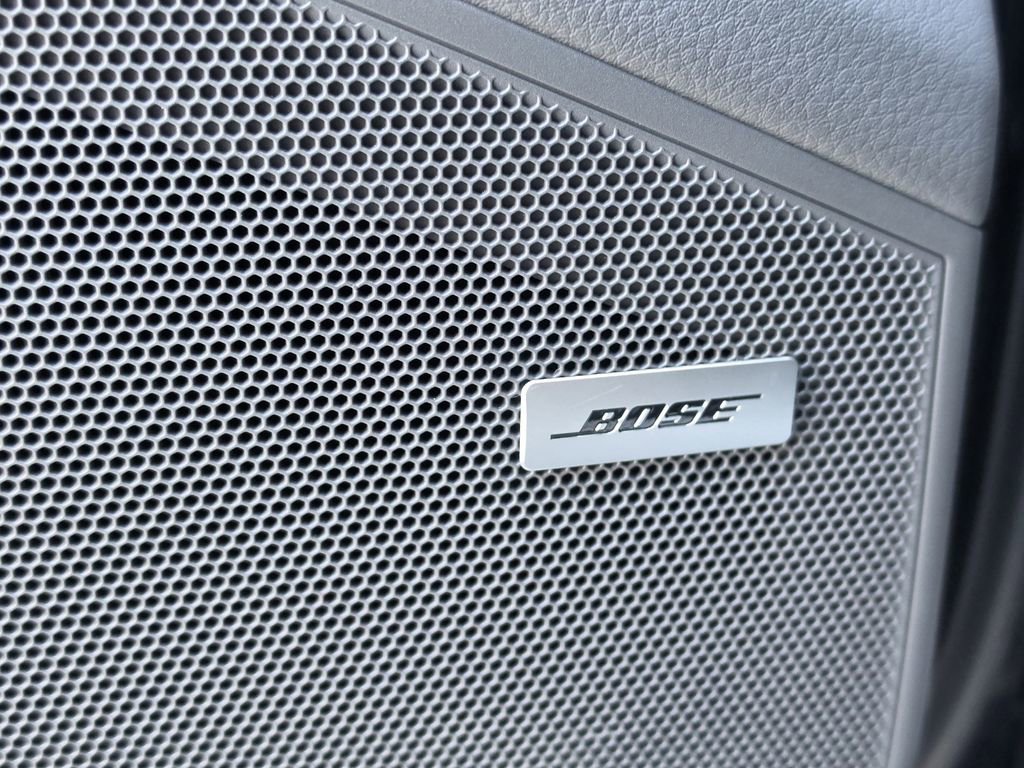 Certified 2023 Porsche Cayenne Platinum Edition image 21