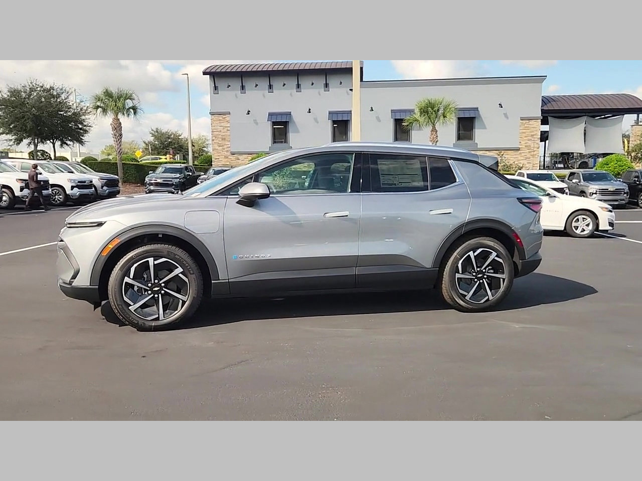 New 2026 Chevrolet Equinox EV LT image 17