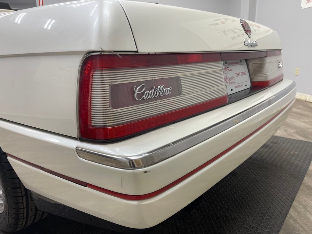 Used 1992 Cadillac Allante FWD image 22