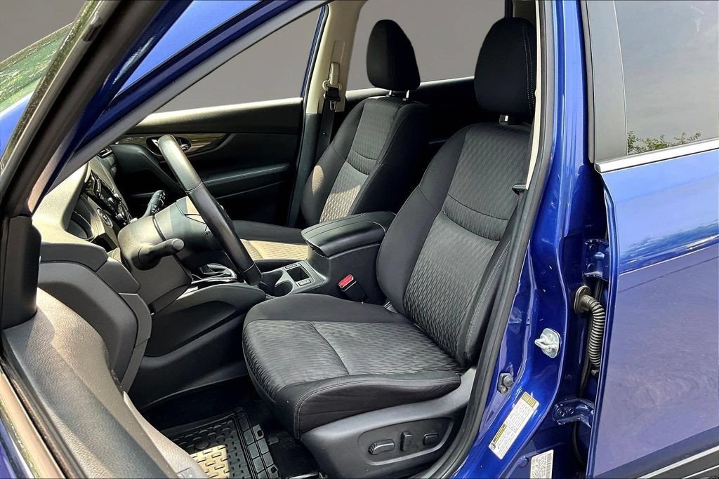 Used 2019 Nissan Rogue SV AWD/4WD image 18