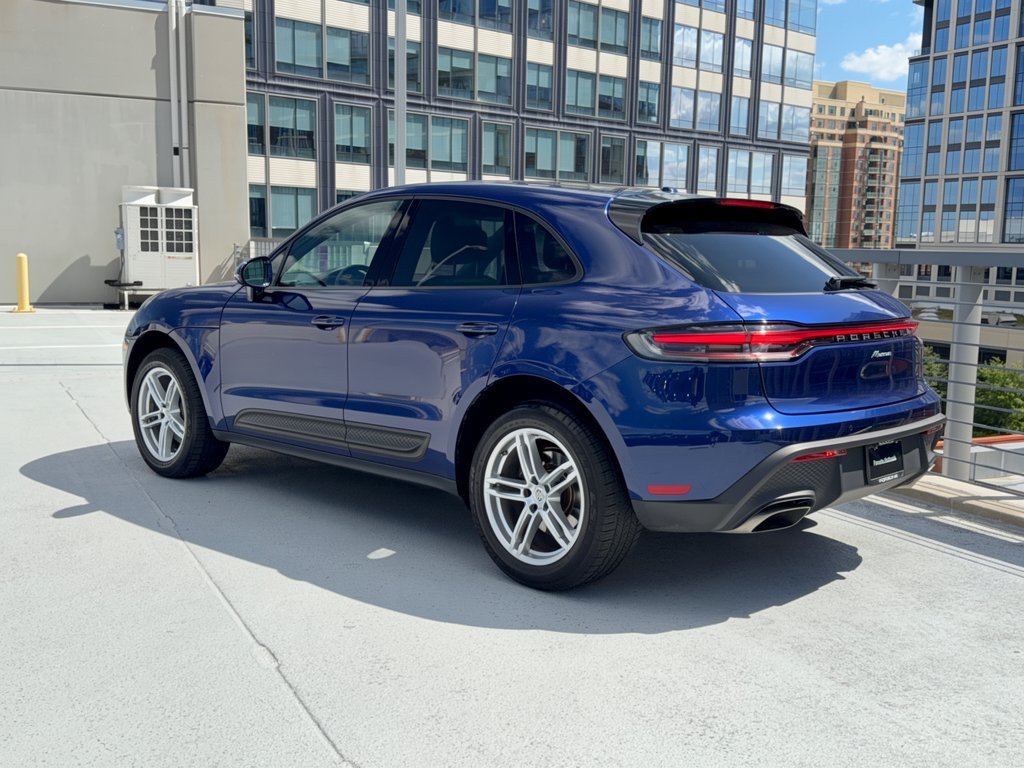 Certified 2024 Porsche Macan AWD/4WD image 3