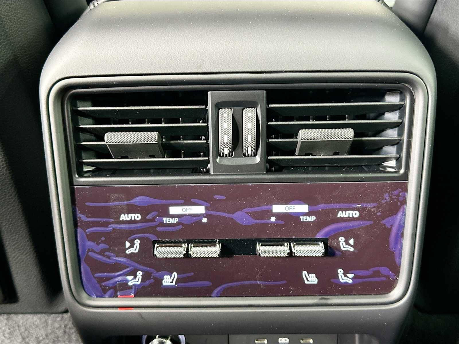 New 2025 Porsche Cayenne Coupe image 25