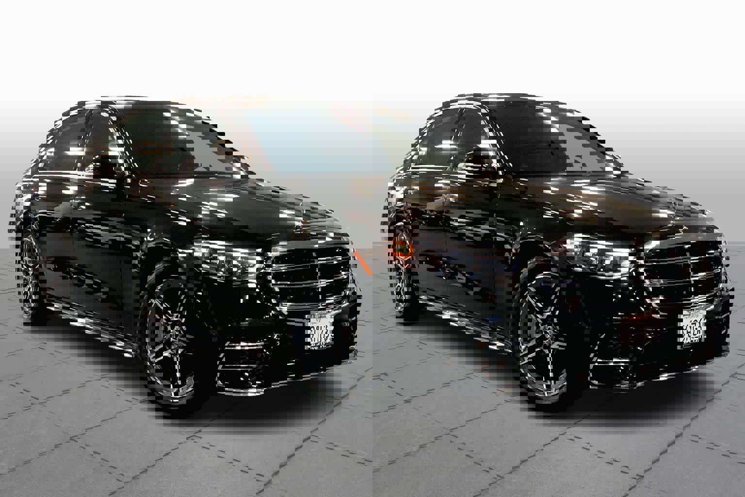 Used 2025 Mercedes-Benz S 500 4MATIC image 2