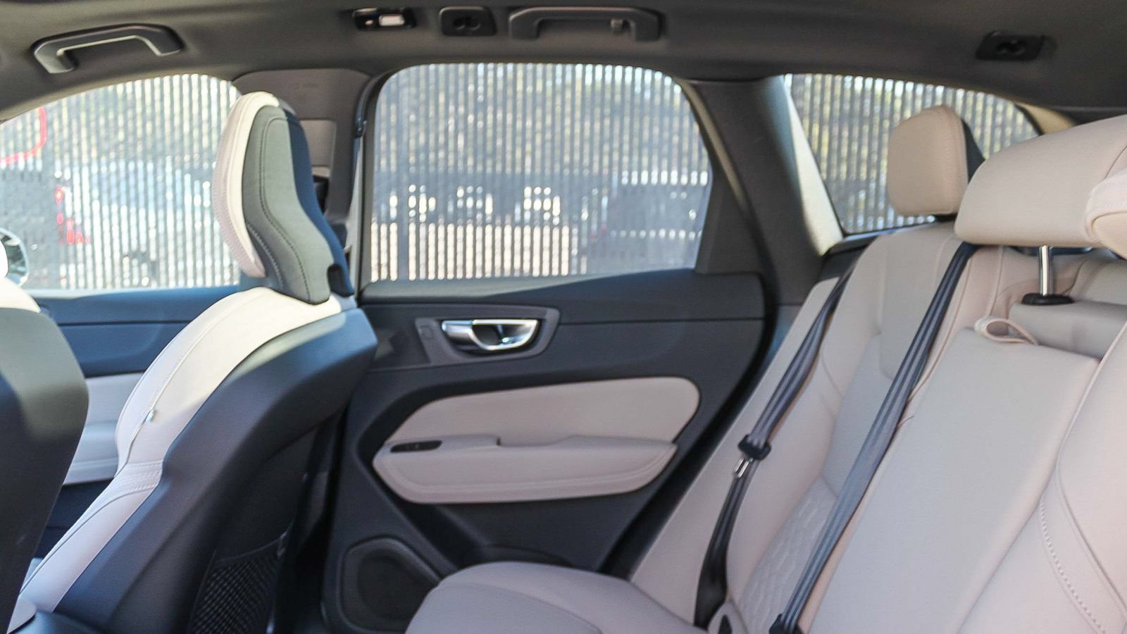 New 2026 Volvo XC60 B5 Plus w/ Climate Package PRO AWD/4WD image 35