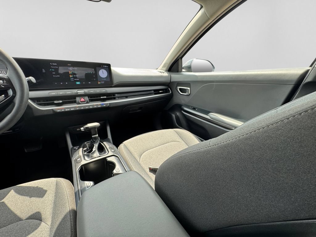 Used 2025 Kia K4 FWD image 23