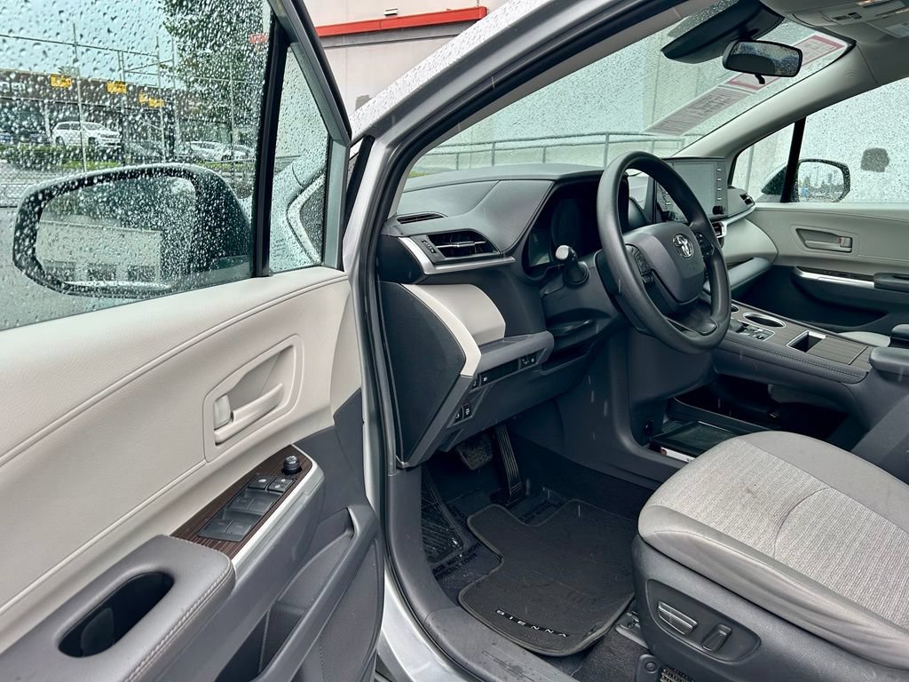 Certified 2024 Toyota Sienna LE AWD/4WD image 10