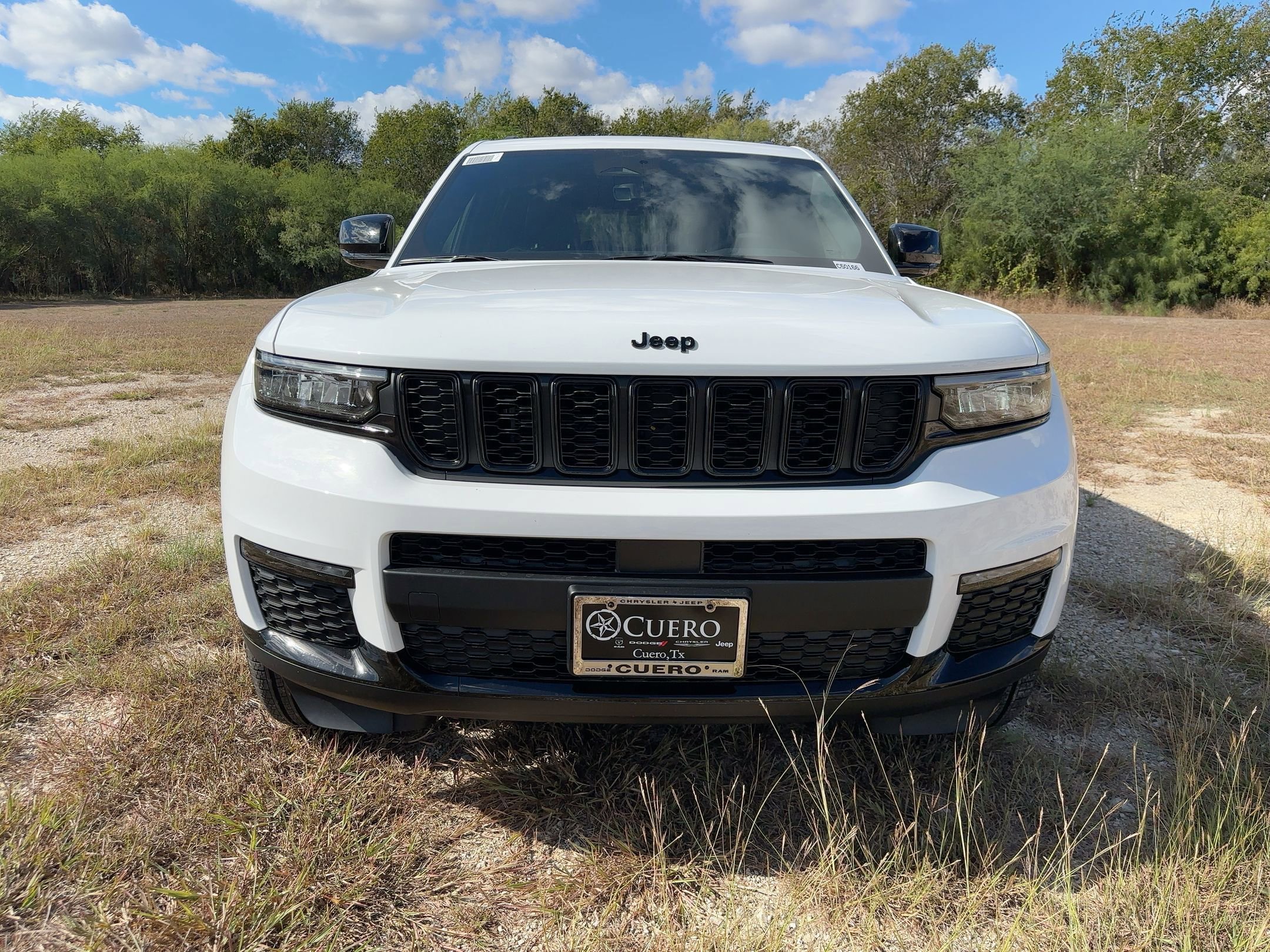 New 2025 Jeep Grand Cherokee L Limited w/ Black Appearance Package AWD/4WD image 8