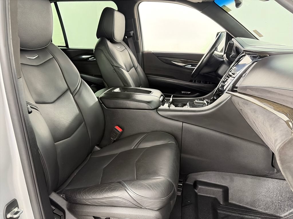 Used 2016 Cadillac Escalade Platinum AWD/4WD image 34
