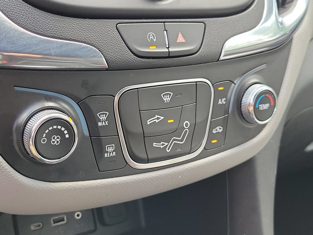 Used 2023 Chevrolet Equinox LS w/ LS Convenience Package AWD/4WD image 32