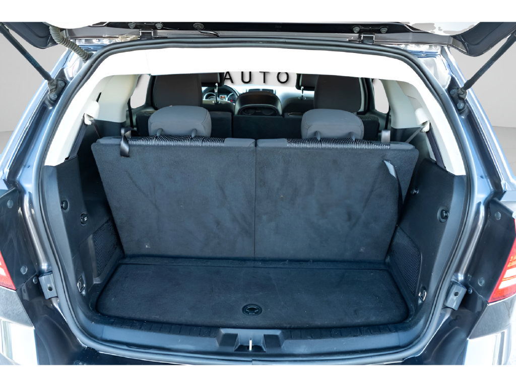 Used 2018 Dodge Journey SE w/ Connectivity Group FWD image 9