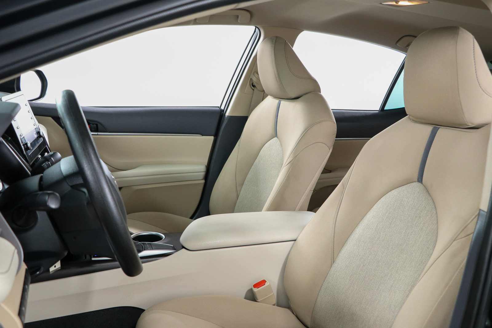 Used 2023 Toyota Camry LE FWD image 23
