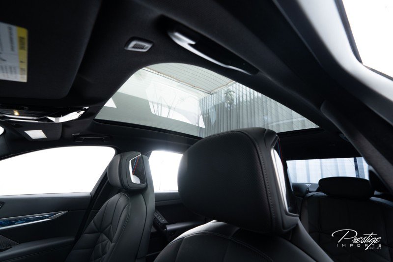 Used 2023 BMW 740i w/ Parking Assistance Package image 29