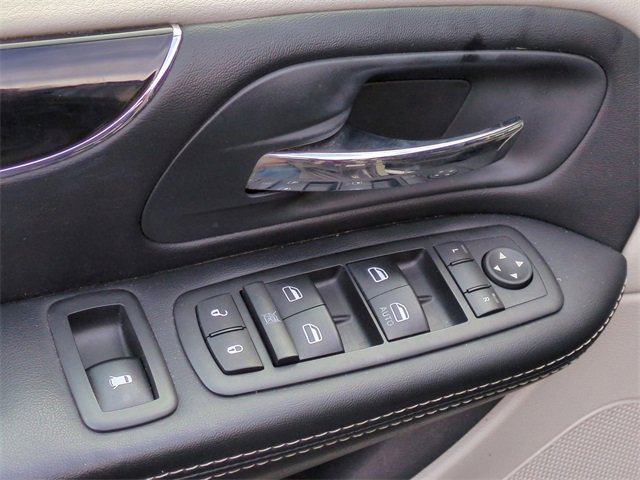 Used 2014 Dodge Grand Caravan SXT image 22
