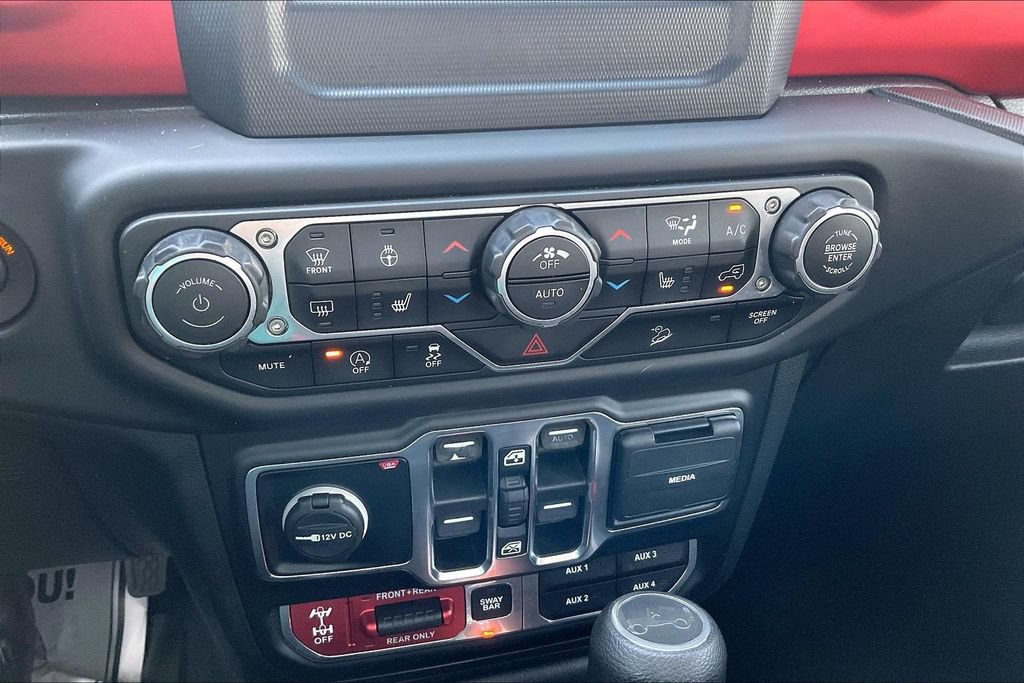 Used 2019 Jeep Wrangler Unlimited Rubicon w/ LED Lighting Group AWD/4WD image 17