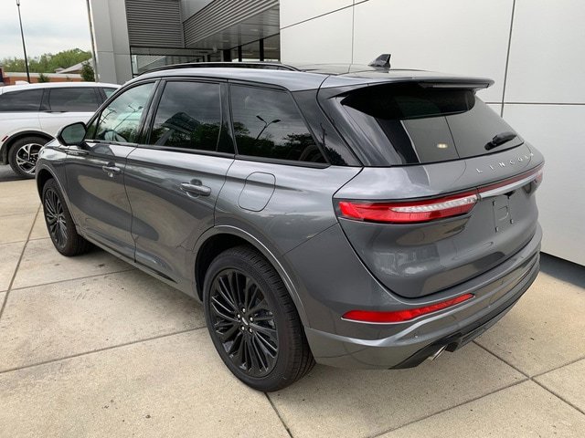 New 2026 Lincoln Corsair Reserve w/ Jet Appearance Package AWD/4WD image 3