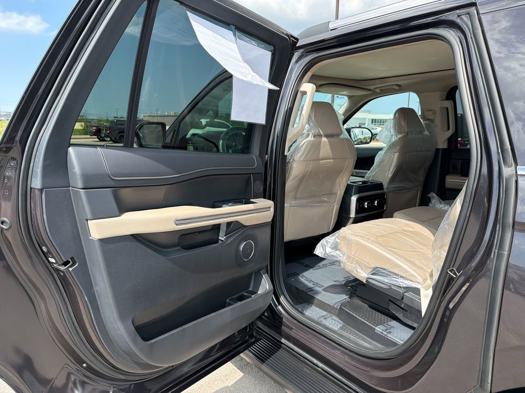 Used 2024 Ford Expedition Max Limited AWD/4WD image 25