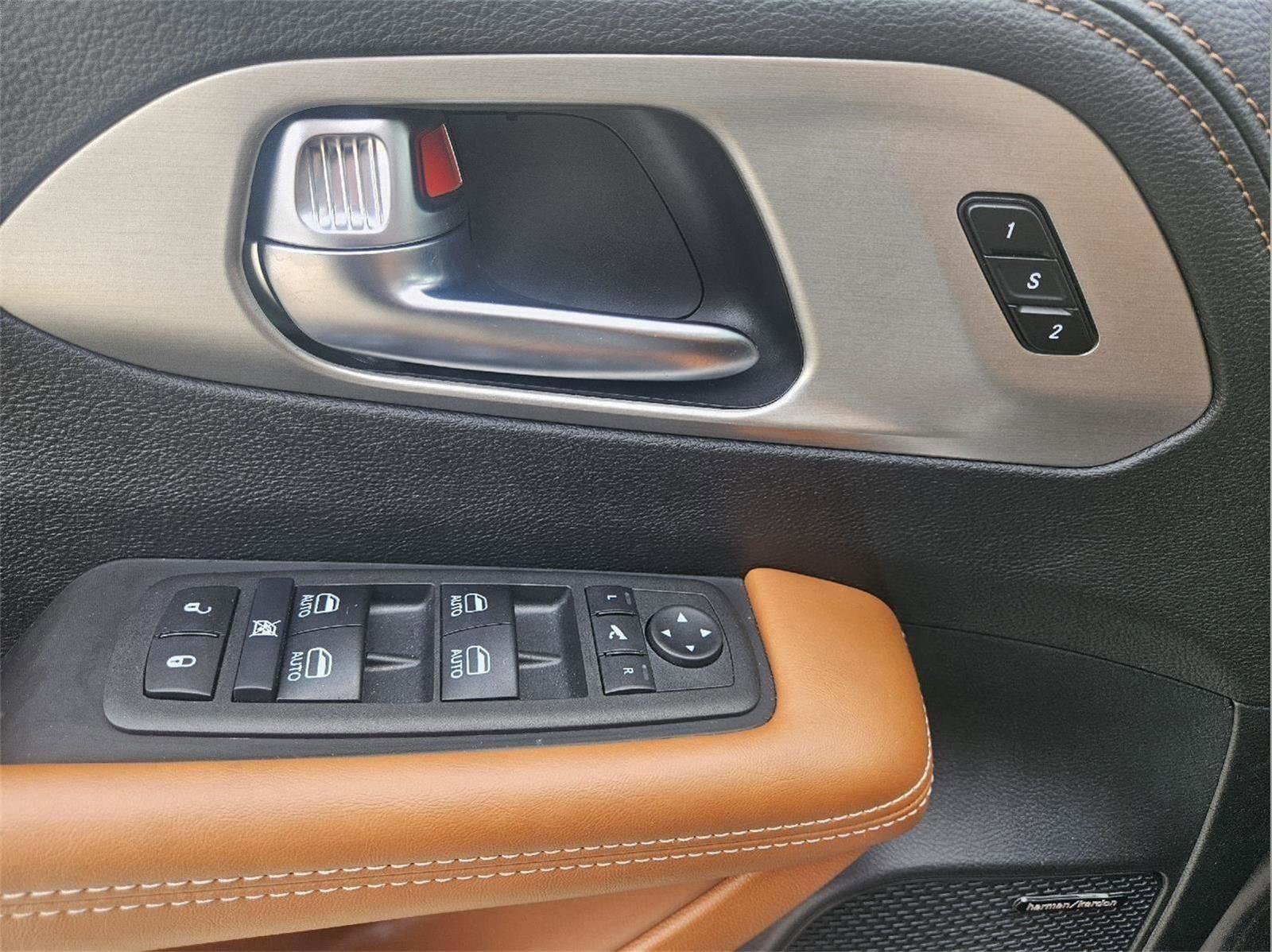 Used 2025 Chrysler Pacifica Pinnacle image 61