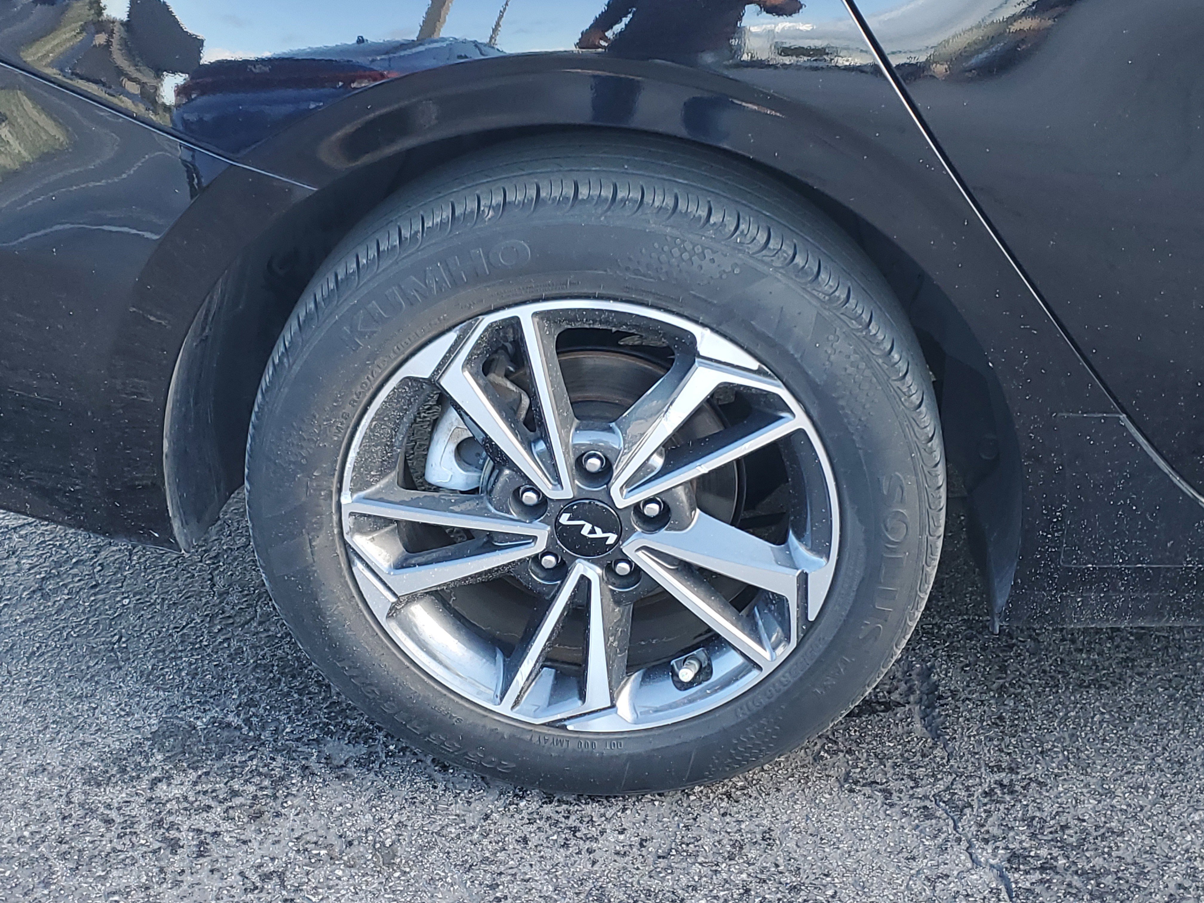 New 2022 Kia Forte LXS w/ LXS Technology Package image 7