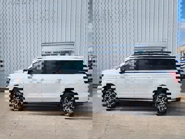 New 2025 Ford Expedition Max Active image 2