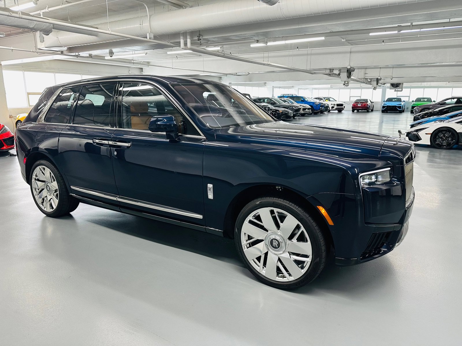 Certified 2025 Rolls-Royce Cullinan AWD/4WD image 4