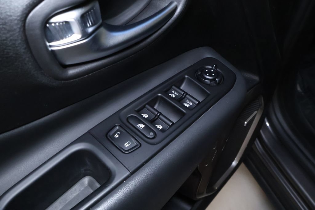 Used 2021 Jeep Renegade Limited w/ Sun & Sound Group image 15