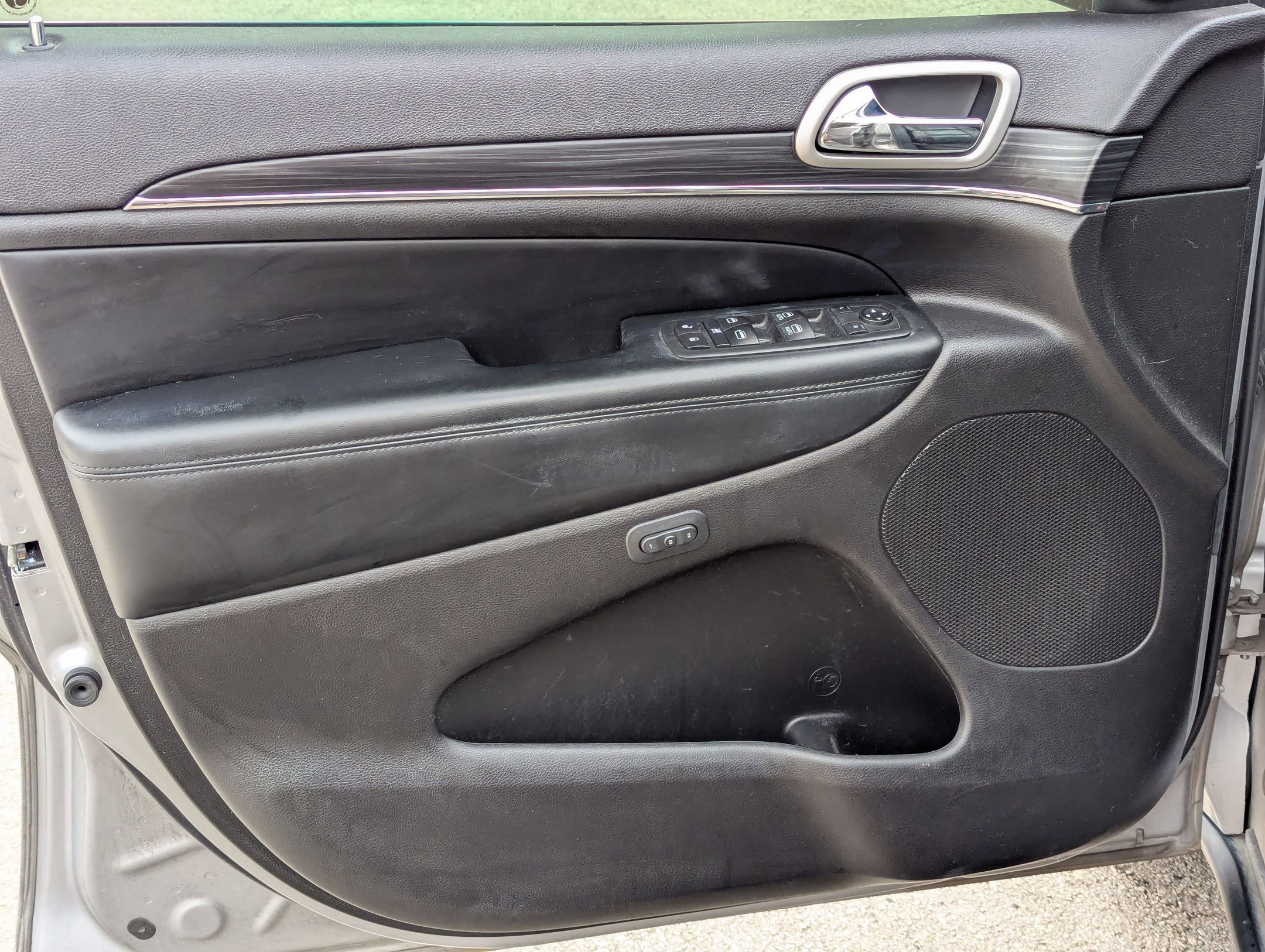 Used 2020 Jeep Grand Cherokee Limited image 11