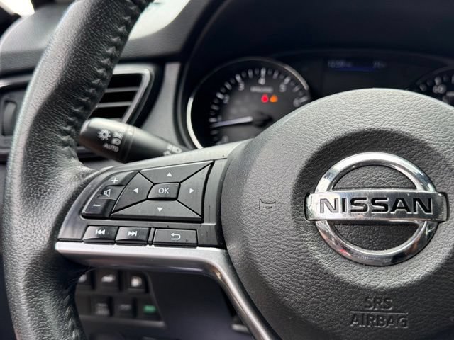 Used 2019 Nissan Rogue SV AWD/4WD image 17