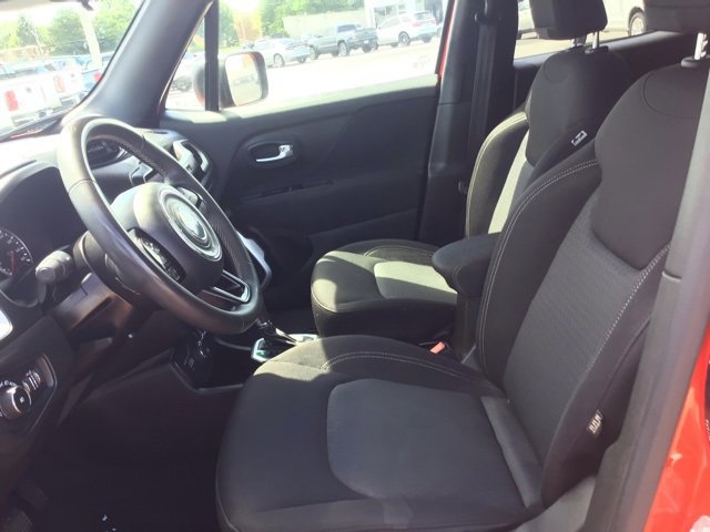 Used 2021 Jeep Renegade Latitude image 12