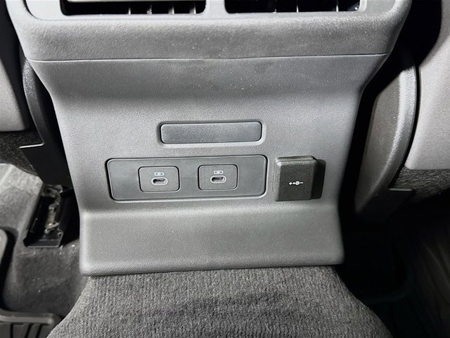 Used 2026 Land Rover Range Rover Velar Dynamic SE image 28