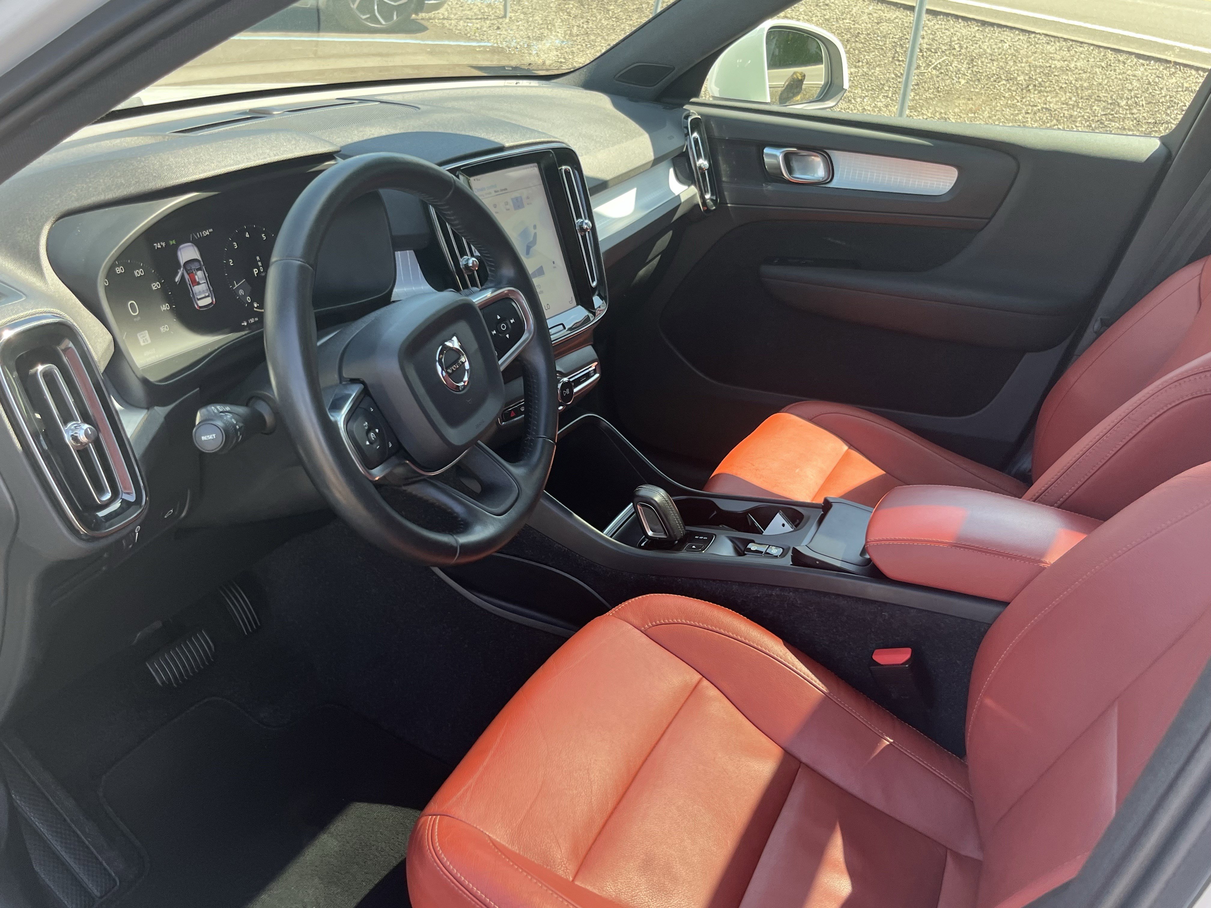 Used 2019 Volvo XC40 T5 Momentum AWD/4WD image 8