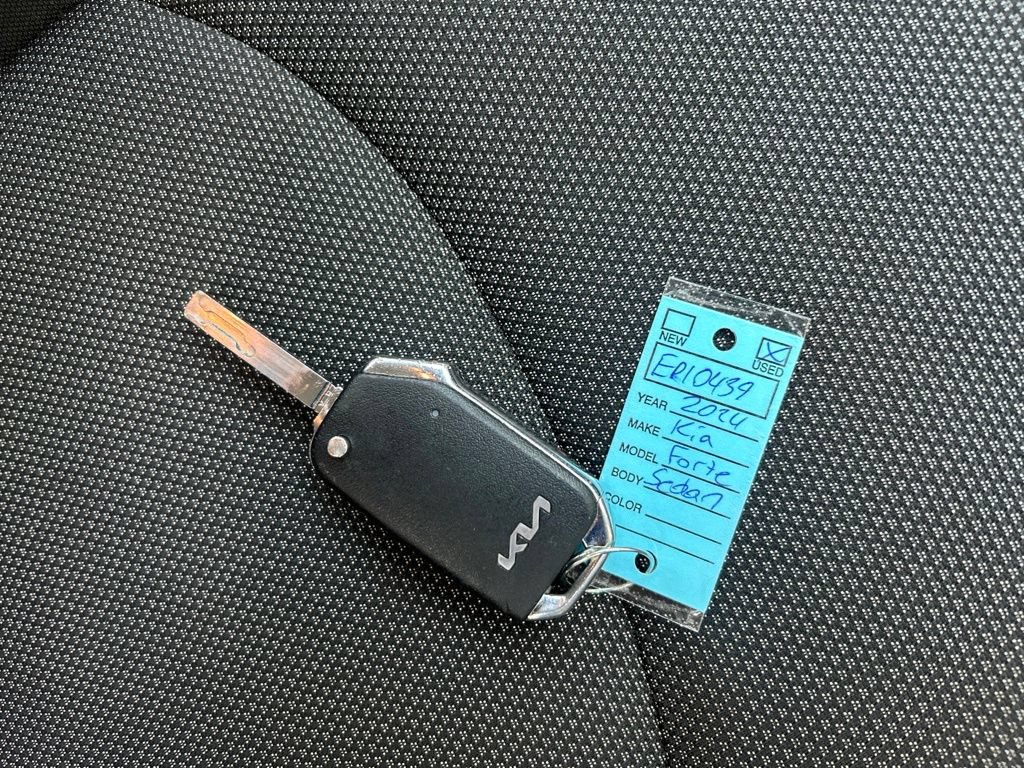 Used 2024 Kia Forte LXS FWD image 30