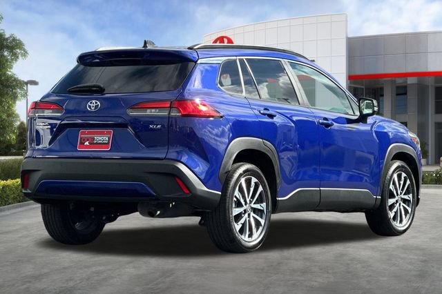 Certified 2025 Toyota Corolla Cross XLE FWD image 5