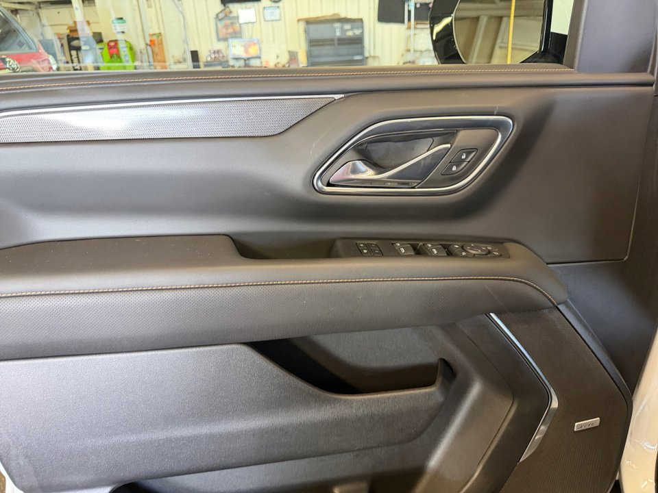 Used 2024 GMC Yukon AT4 w/ Technology Package AWD/4WD image 35