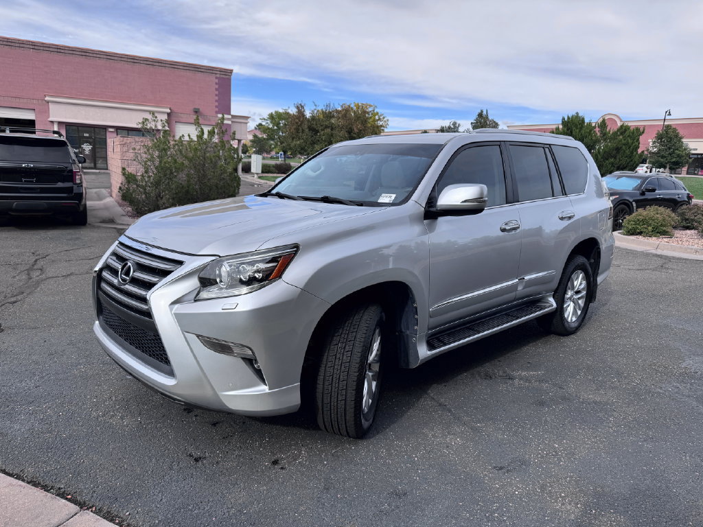 Used 2019 Lexus GX 460 Premium w/ Premium Package AWD/4WD image 4