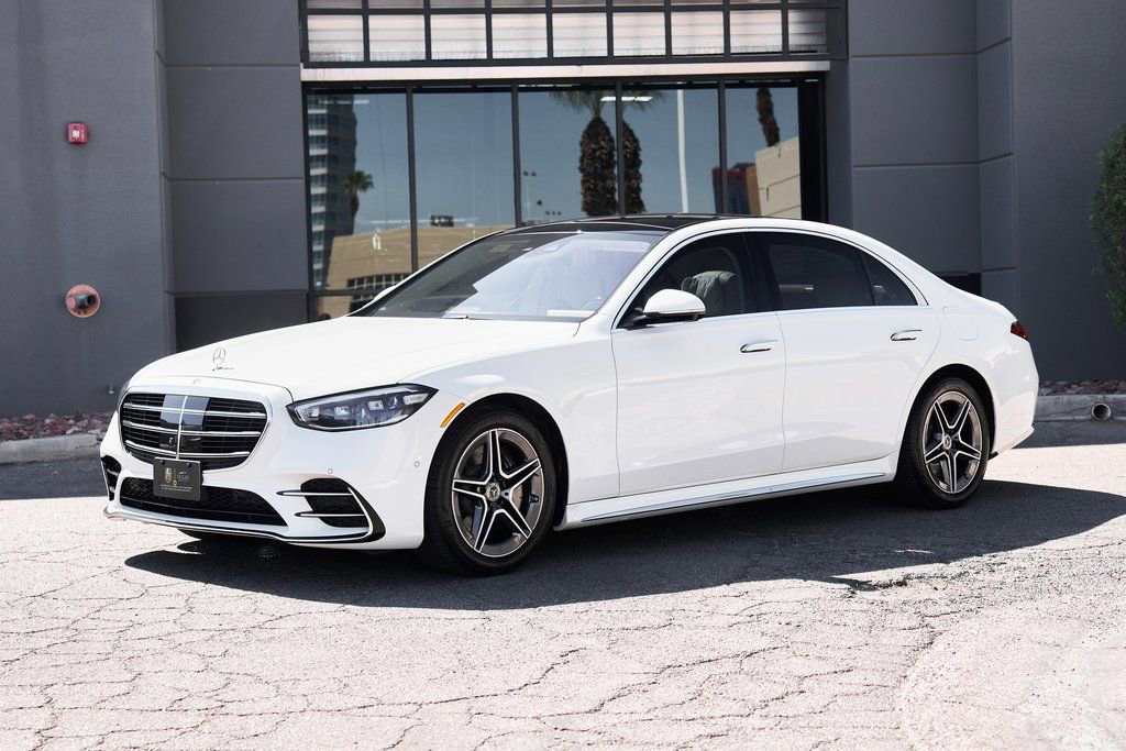 Used 2024 Mercedes-Benz S 580e 4MATIC Sedan image 5