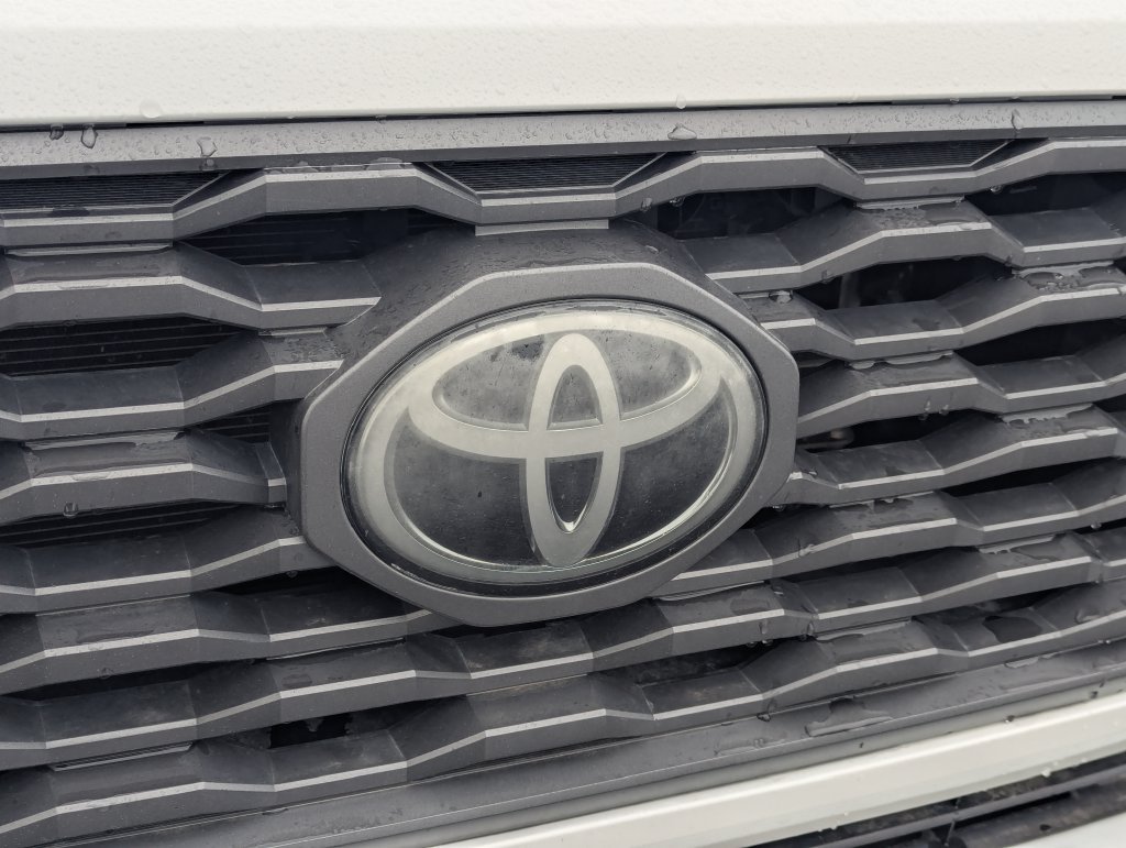 Used 2020 Toyota Tacoma TRD Off-Road w/ Technology Package AWD/4WD image 12