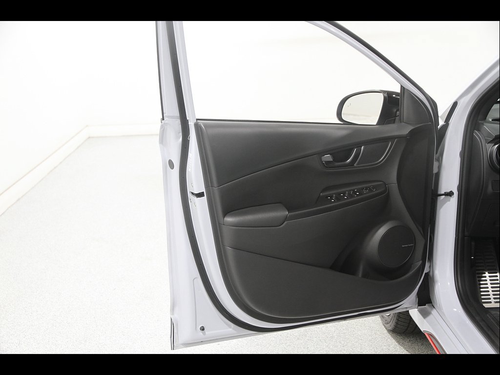 Certified 2022 Hyundai Kona N FWD image 4