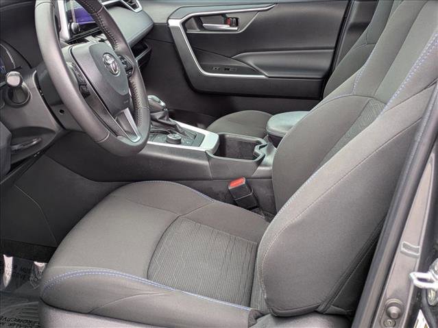 Used 2023 Toyota RAV4 SE image 14