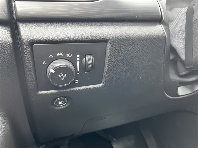 Used 2020 Jeep Grand Cherokee Laredo w/ Security & Convenience Group image 14