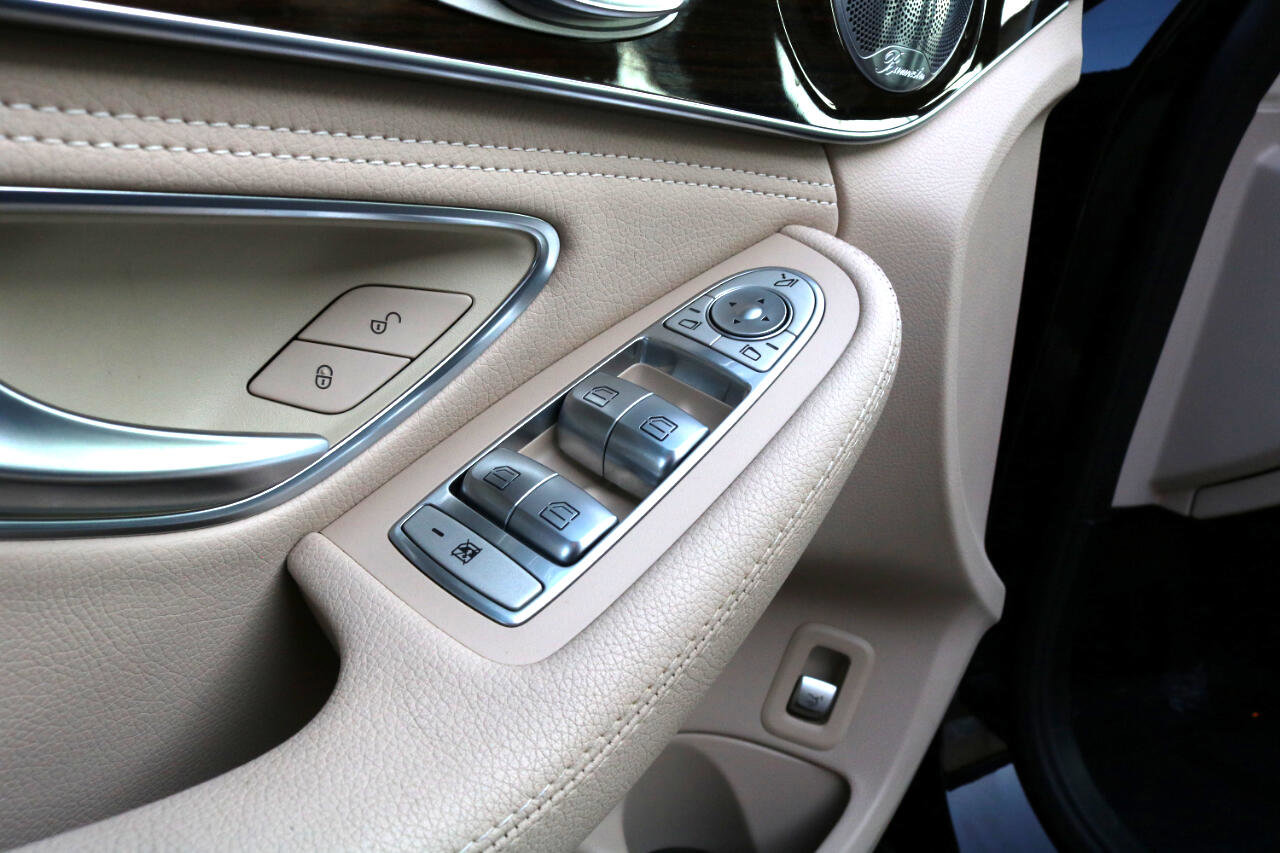 Used 2015 Mercedes-Benz C 300 4MATIC Sedan image 14