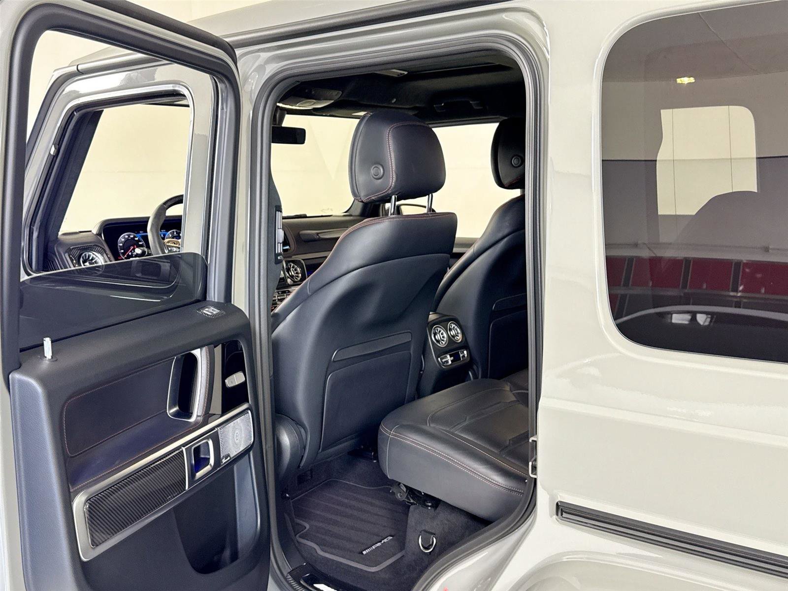 Used 2021 Mercedes-Benz G 63 AMG 4MATIC w/ G Manufaktur Interior Package image 27