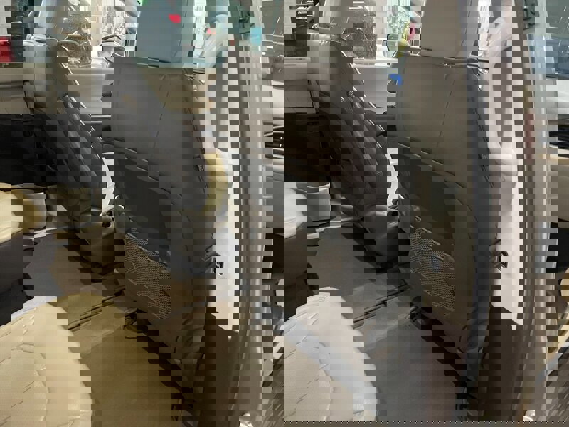 Used 2018 Chrysler Pacifica Touring-L image 20