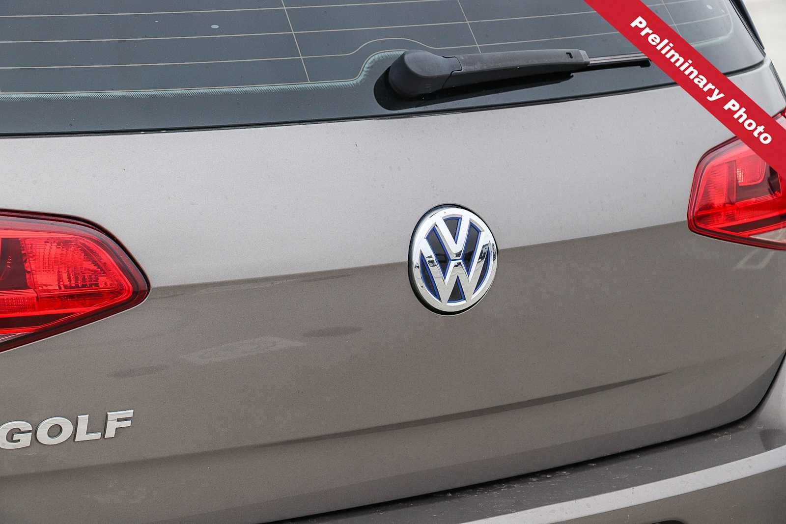 Used 2016 Volkswagen e-Golf SE FWD image 10