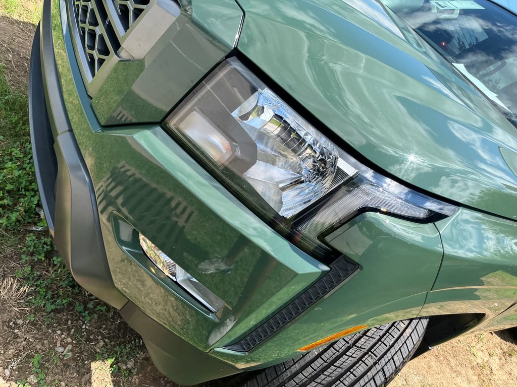 Used 2022 Nissan Frontier SV w/ Technology Package RWD image 34