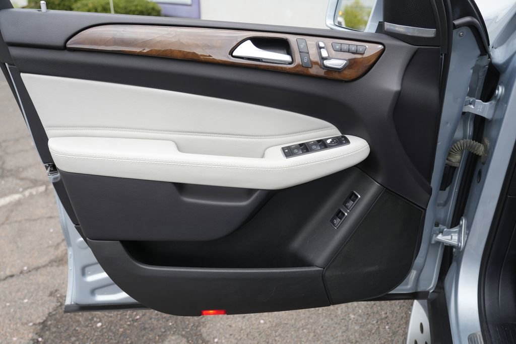 Used 2017 Mercedes-Benz GLS 450 4MATIC image 21