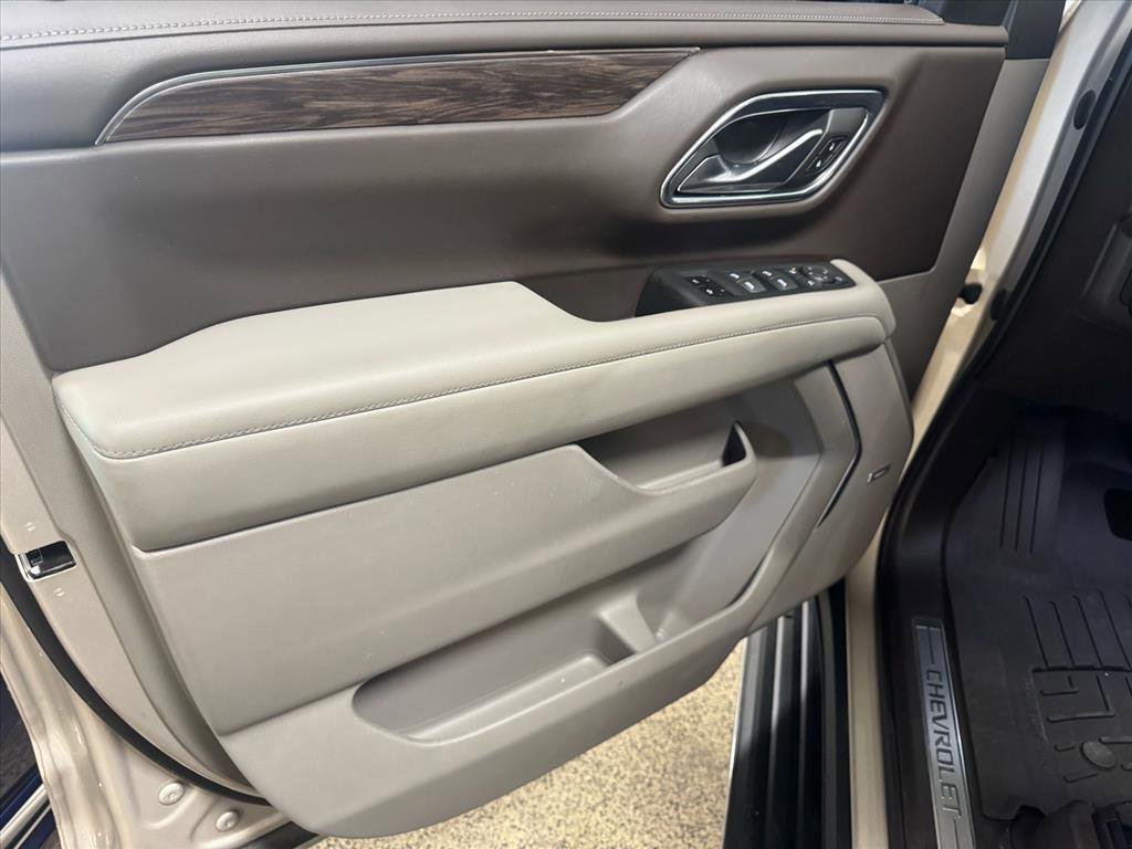 Used 2022 Chevrolet Tahoe LT w/ LT Signature Plus Package image 17